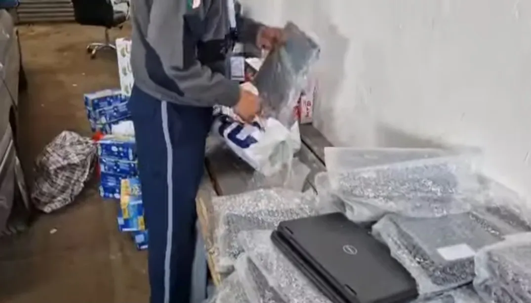 يعطل محاولة الاصطدام بالسلع في ميناء بيجيا