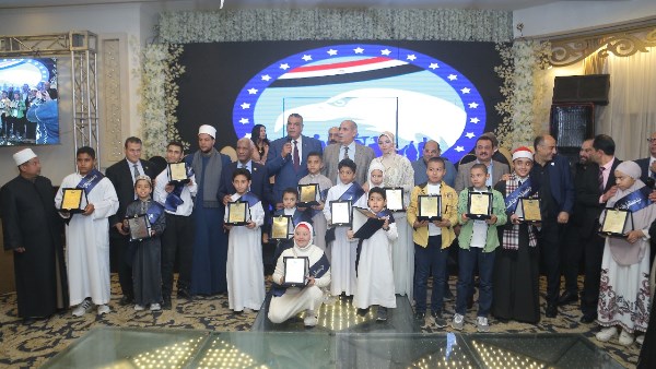 يكتسب الإسكندر مستقبل الوطن في الإسكندرية ، أمسية دينية في المساء الديني