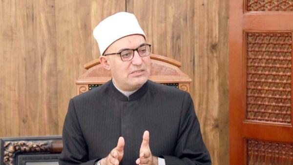 يرسل المفتي رسالة إلى أولئك الذين يمارسون القرآن الكريم ورفض الختان