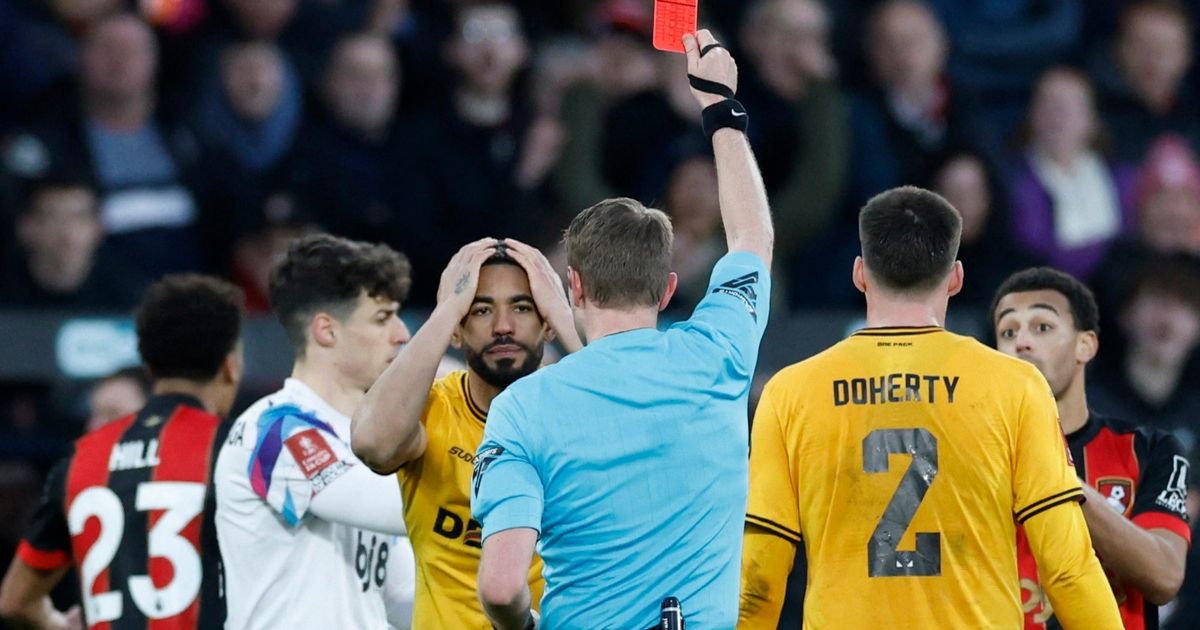 بعد مهاجمة لاعب Bordamutle ، تعيين عقوبة إضافية على كونو